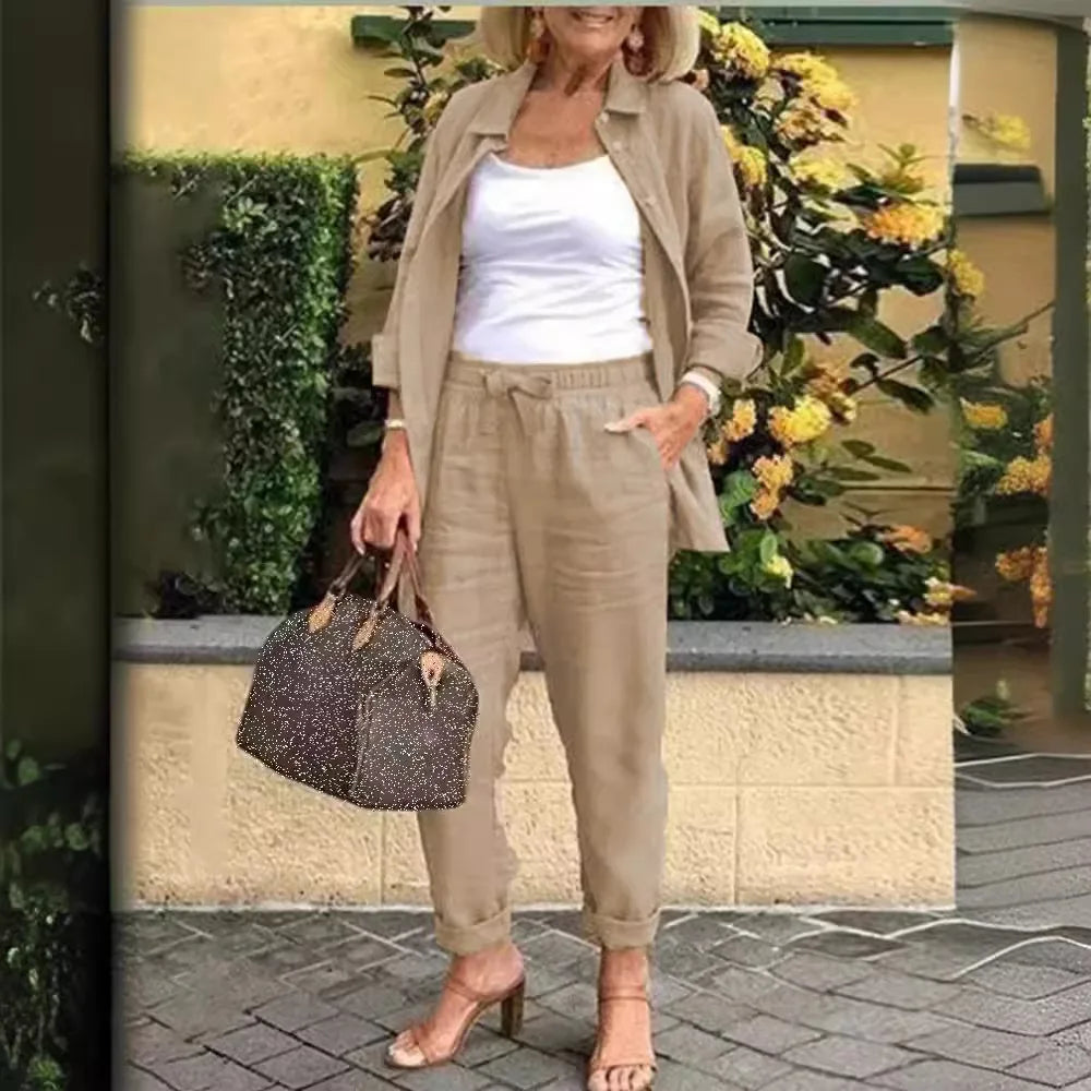 Chic Sequin Suit with a Refined Sparkle
